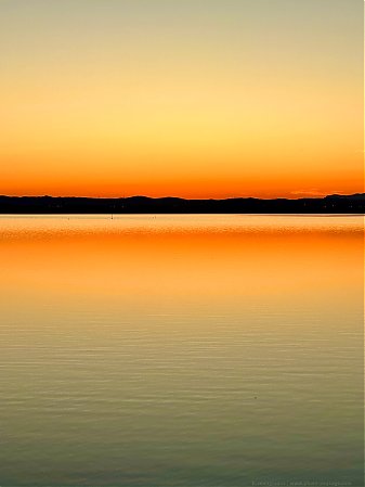 Reflet-ciel-crepuscule-dans-l_eau-etang_prevost.jpeg