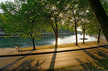 Soleil-couchant-sur-la-voie-Georges-Pompidou.jpg