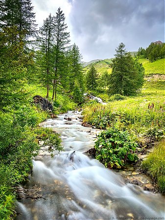 Tignes-ruisseau_du_lac.jpeg