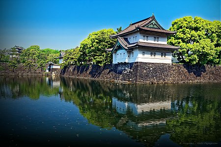 Tokyo_-_Palais_Imperial_-_la_tour_de_defense_Tatsumi-yagura.jpg