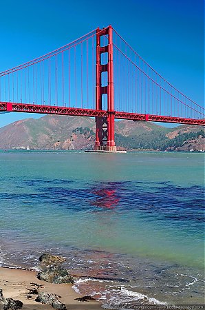 Un-pillier-du-Golden-Gate.jpg