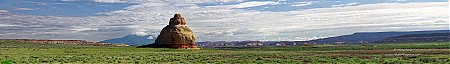 Vue-panoramique-de-Church-Rock-au-sud-de-Moab.jpg