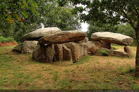 dolmen-2.jpg
