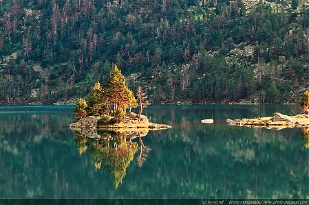 lac-reflet-montagne-pyrenees-7.jpg